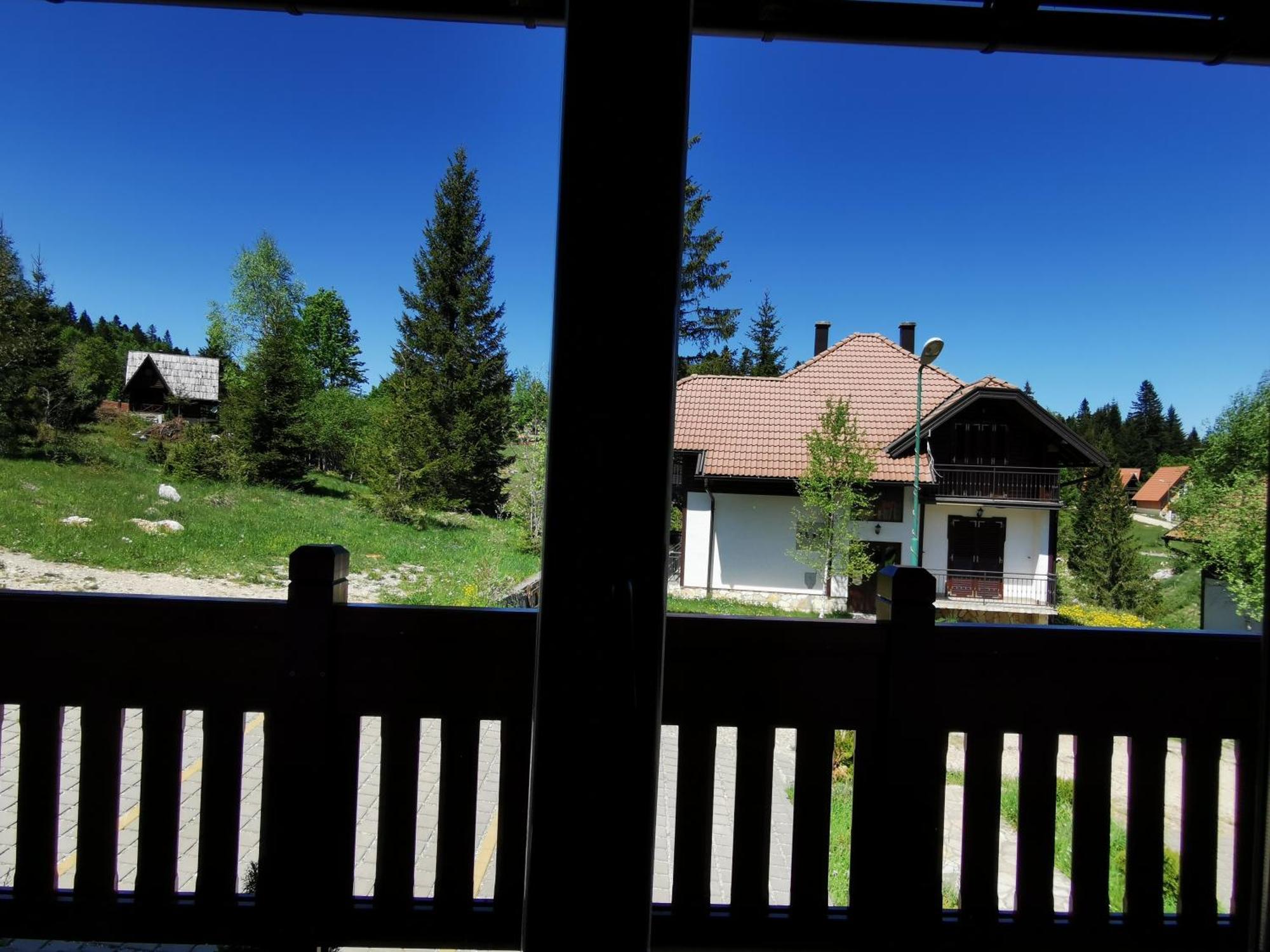 Apartmani Suncani Breg Tara Mitrovac Kamer foto